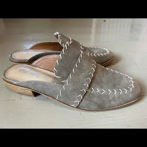 Mi.im *genuine leather* neutral color mules